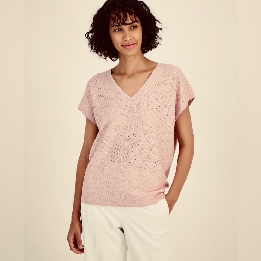 NWT- Tahari Women's V-neck Pointelle Cap-sleeve sweater in nude/pink.